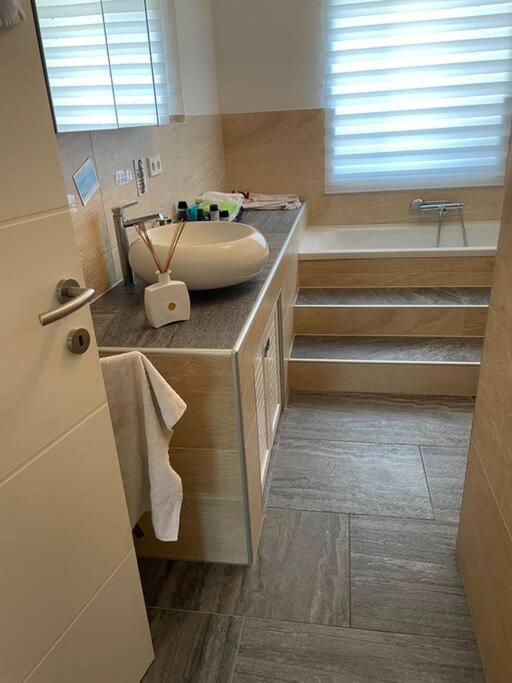 Moderne Wohnung Mit Stil Gross Gerungs Extérieur photo